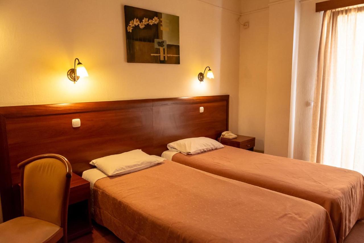 Telis Hotel Егіо Екстер'єр фото