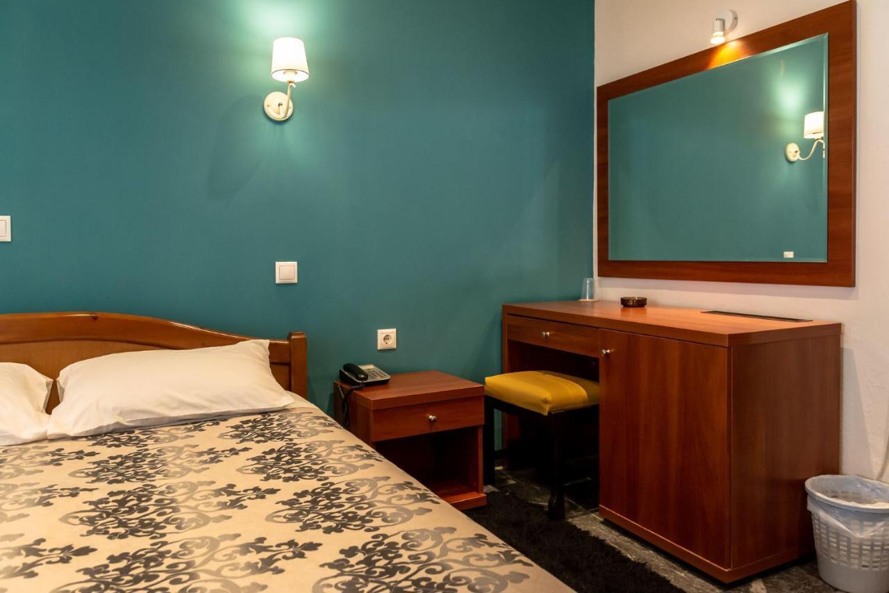 Telis Hotel Егіо Екстер'єр фото