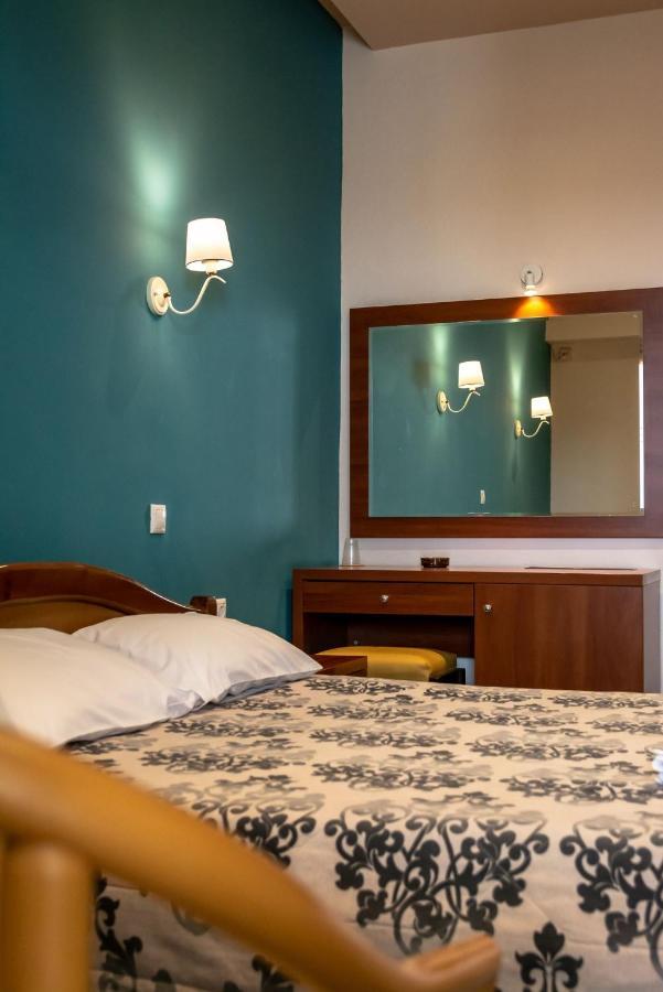 Telis Hotel Егіо Екстер'єр фото
